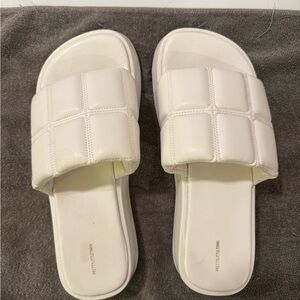 PrettyLittleThing Cream Quilted Slide Sandals